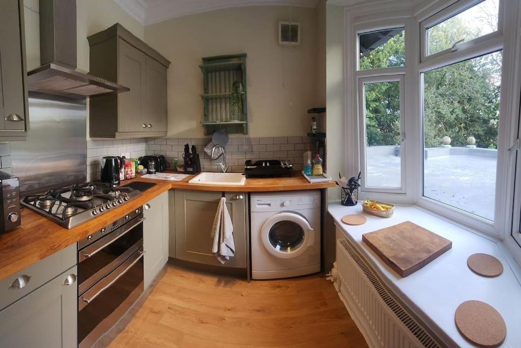 Spacious Guest Flat Near Roundhay Park ليدز المظهر الخارجي الصورة
